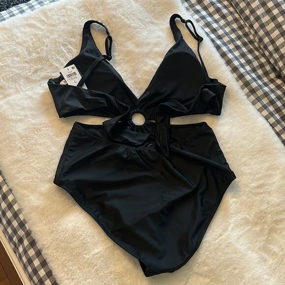 New! Bar III Tell Me About It Stud One-Piece Swimsuit Black Size Large - Picture 8 of 12